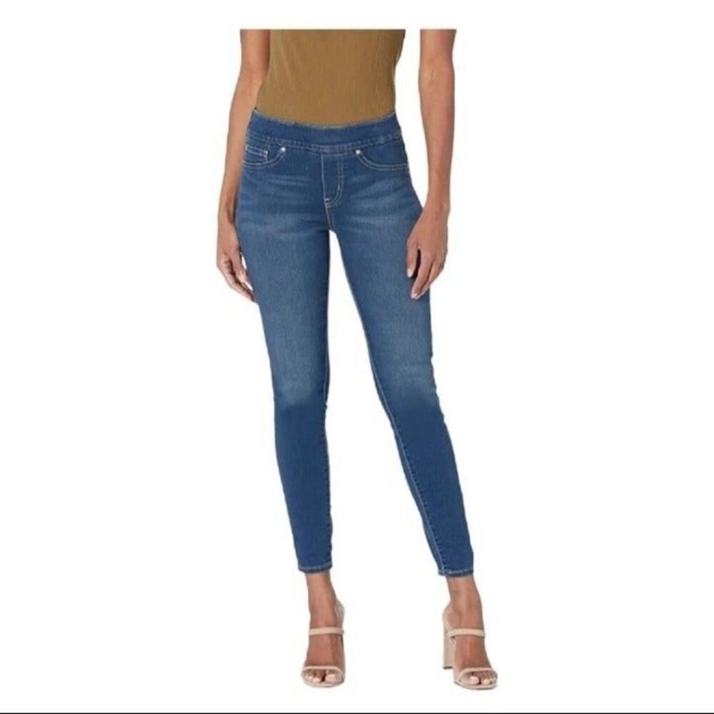 Signature by Levi Strauss & Co. Gold Label Totally Shaping Skinny Jeans NWT